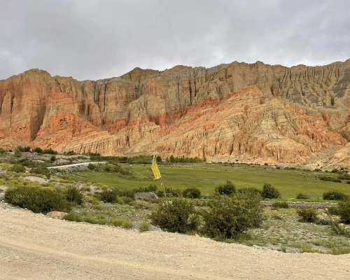 Upper Mustang Red Cliff